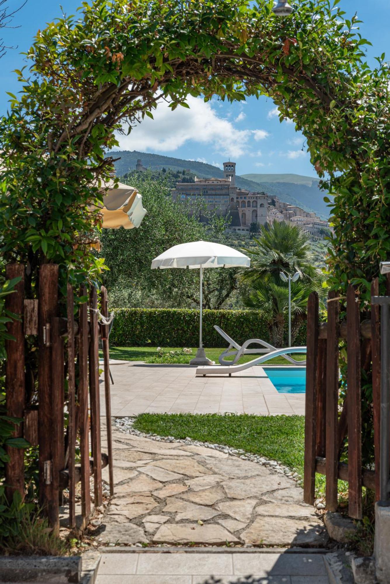 Agriturismo Il Girasole Ассізі Екстер'єр фото