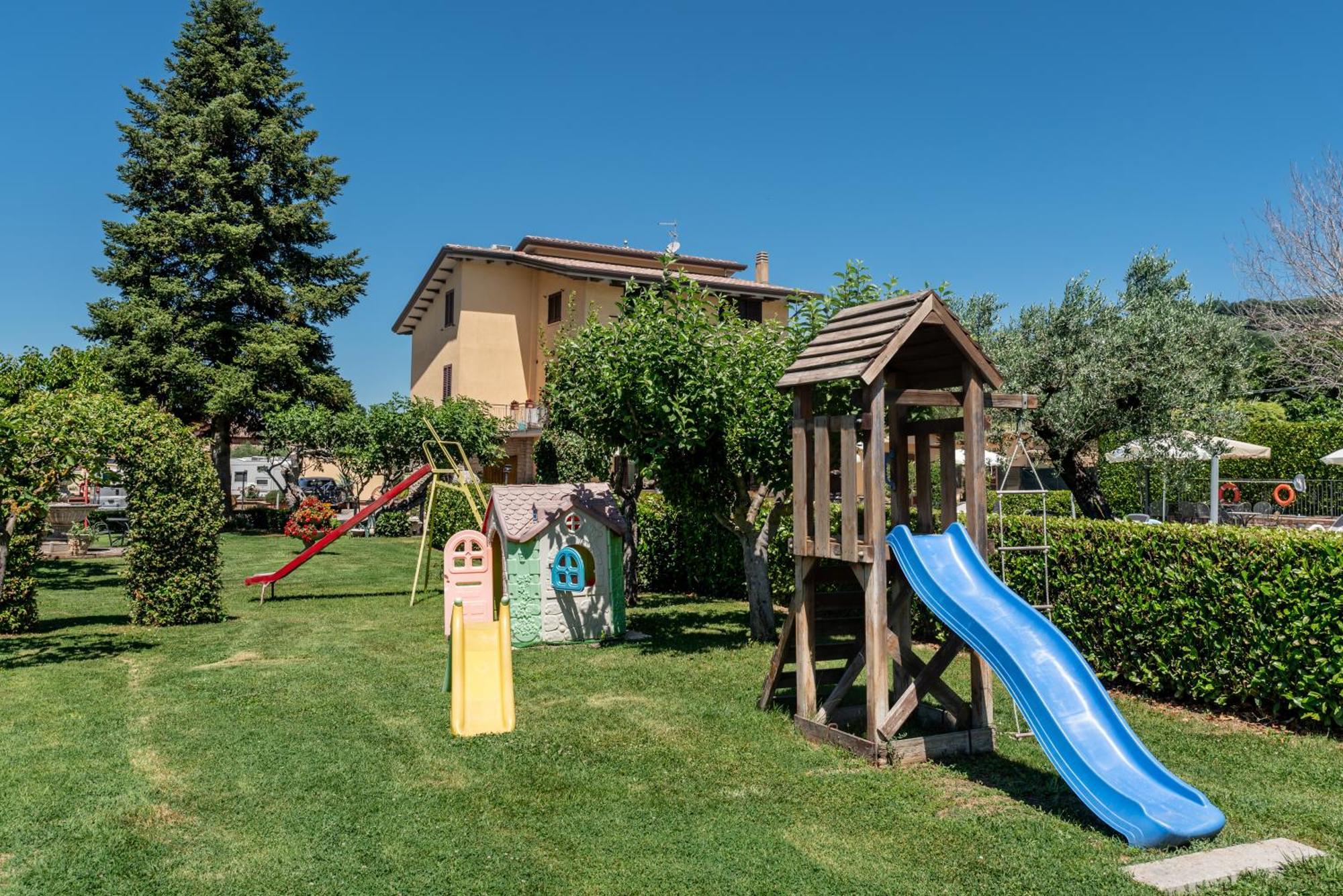 Agriturismo Il Girasole Ассізі Екстер'єр фото
