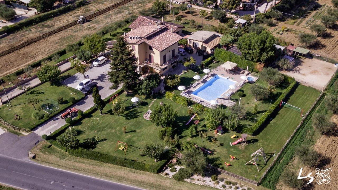 Agriturismo Il Girasole Ассізі Екстер'єр фото