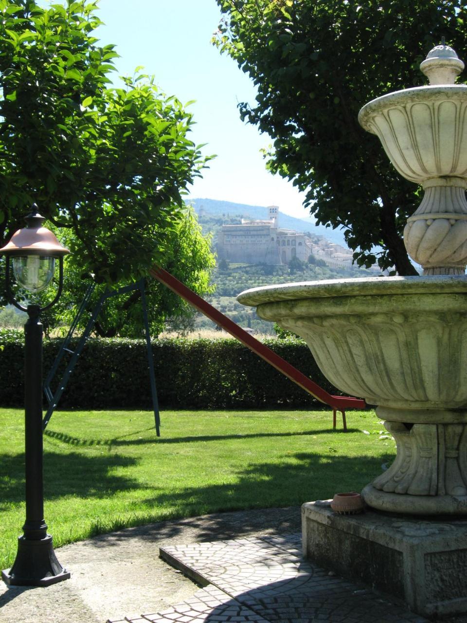 Agriturismo Il Girasole Ассізі Екстер'єр фото