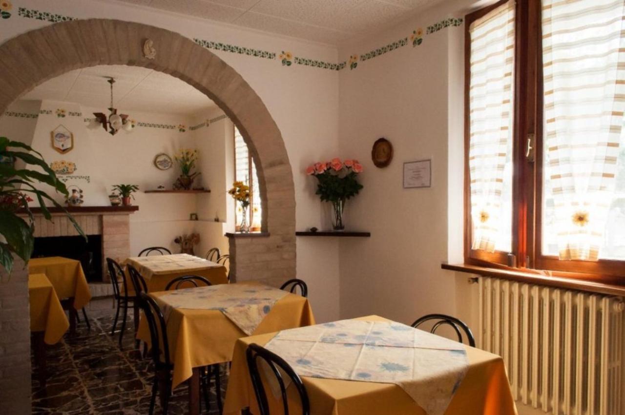 Agriturismo Il Girasole Ассізі Екстер'єр фото